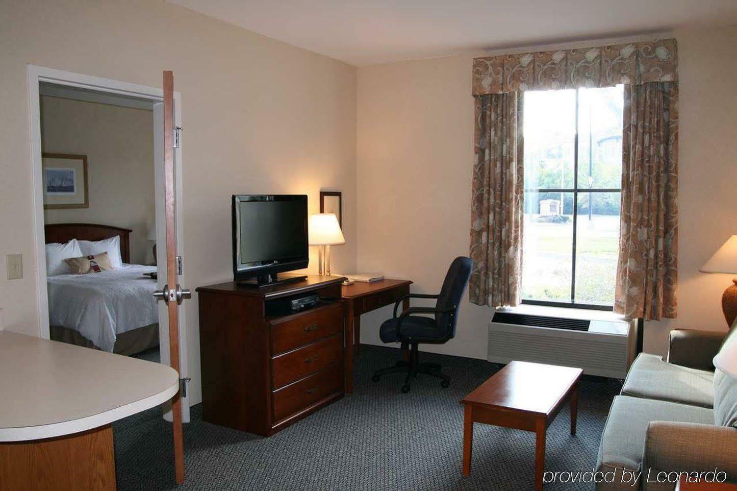 Hampton Inn Charleston-Daniel Island Habitación foto